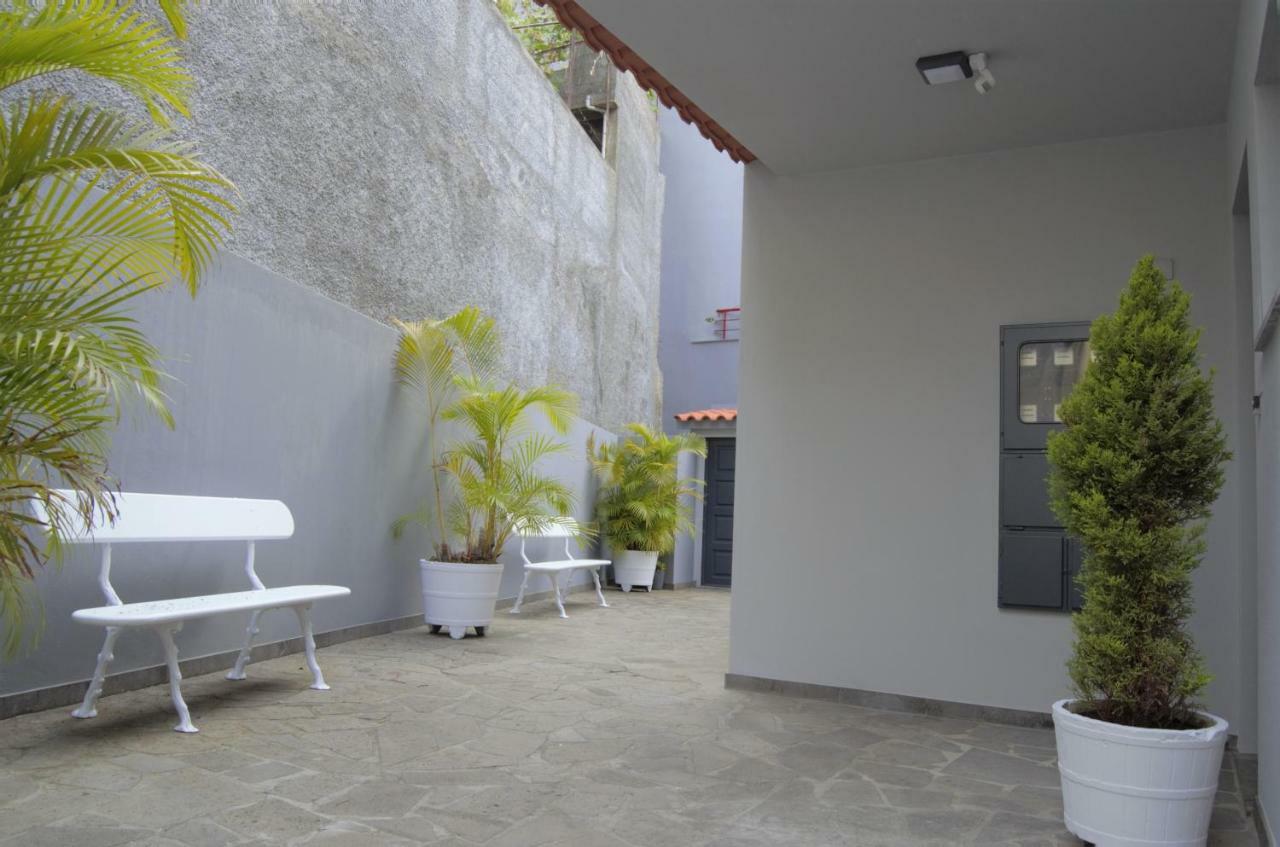 فونشال Apartamentos Turisticos Vitoria By Petit Hotels المظهر الخارجي الصورة