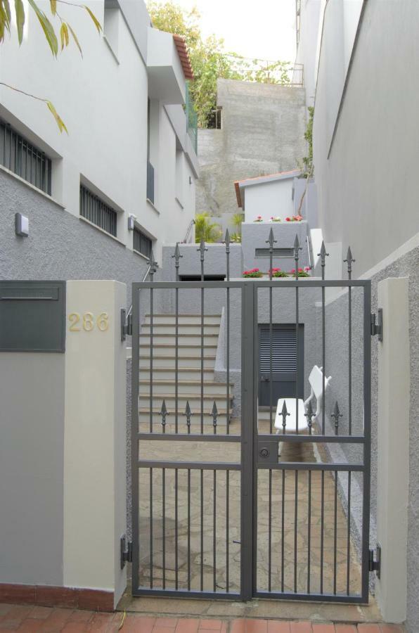 فونشال Apartamentos Turisticos Vitoria By Petit Hotels المظهر الخارجي الصورة